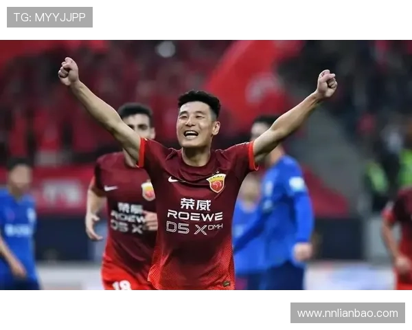 武磊闪耀再破门 上海海港主场三球完胜浙江豪取关键胜利 武磊闪耀再破门 上海海港主场三球完胜浙江豪取关键胜利