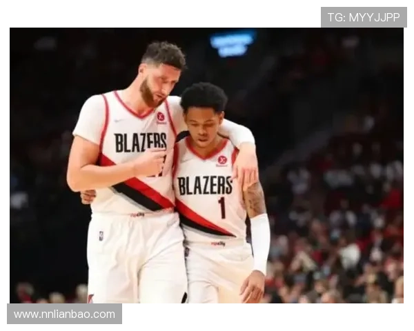 安芬尼西蒙斯女友现场带娃观战颜值如何网友热议